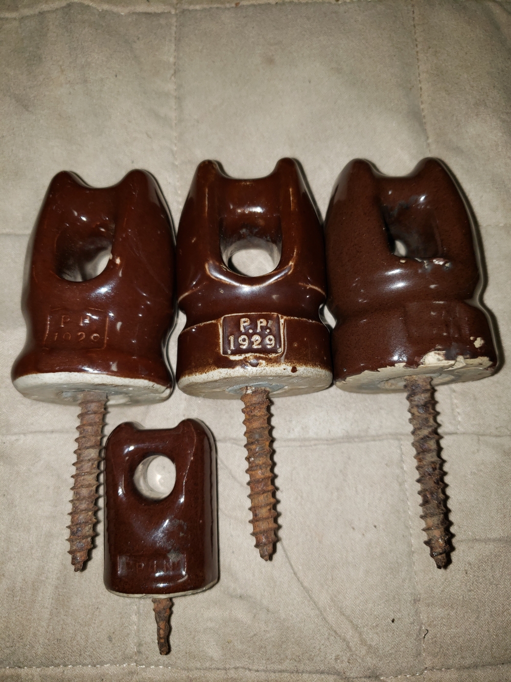 Brown Ceramic Screw-In Insulator Set - Vintage Style Home Accent